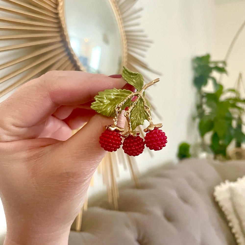 Beaded Raspberry Brooch - Picture 4 of 5
